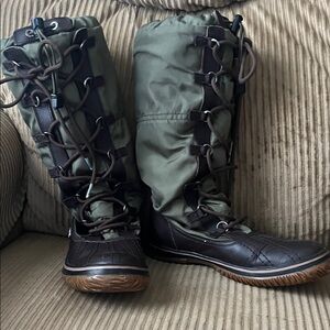 Pajar Womens Green and Brown Snow/Rain  Boots